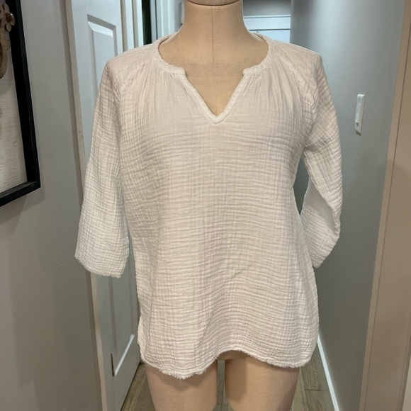 Mododoc White muslin Straight Cut Top with Spliced Neckline - Picture 3 of 14
